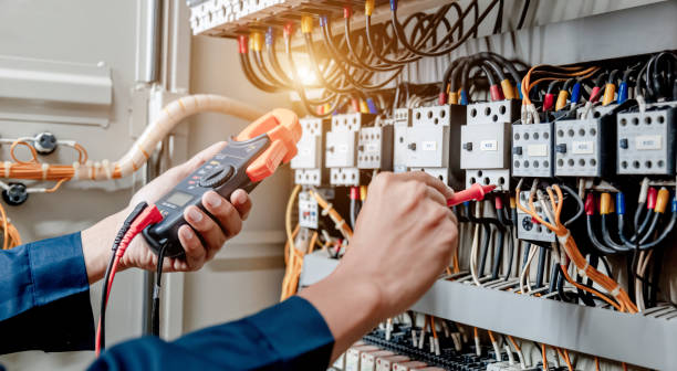 Best Affordable Emergency Electrician  in Roseville, MN